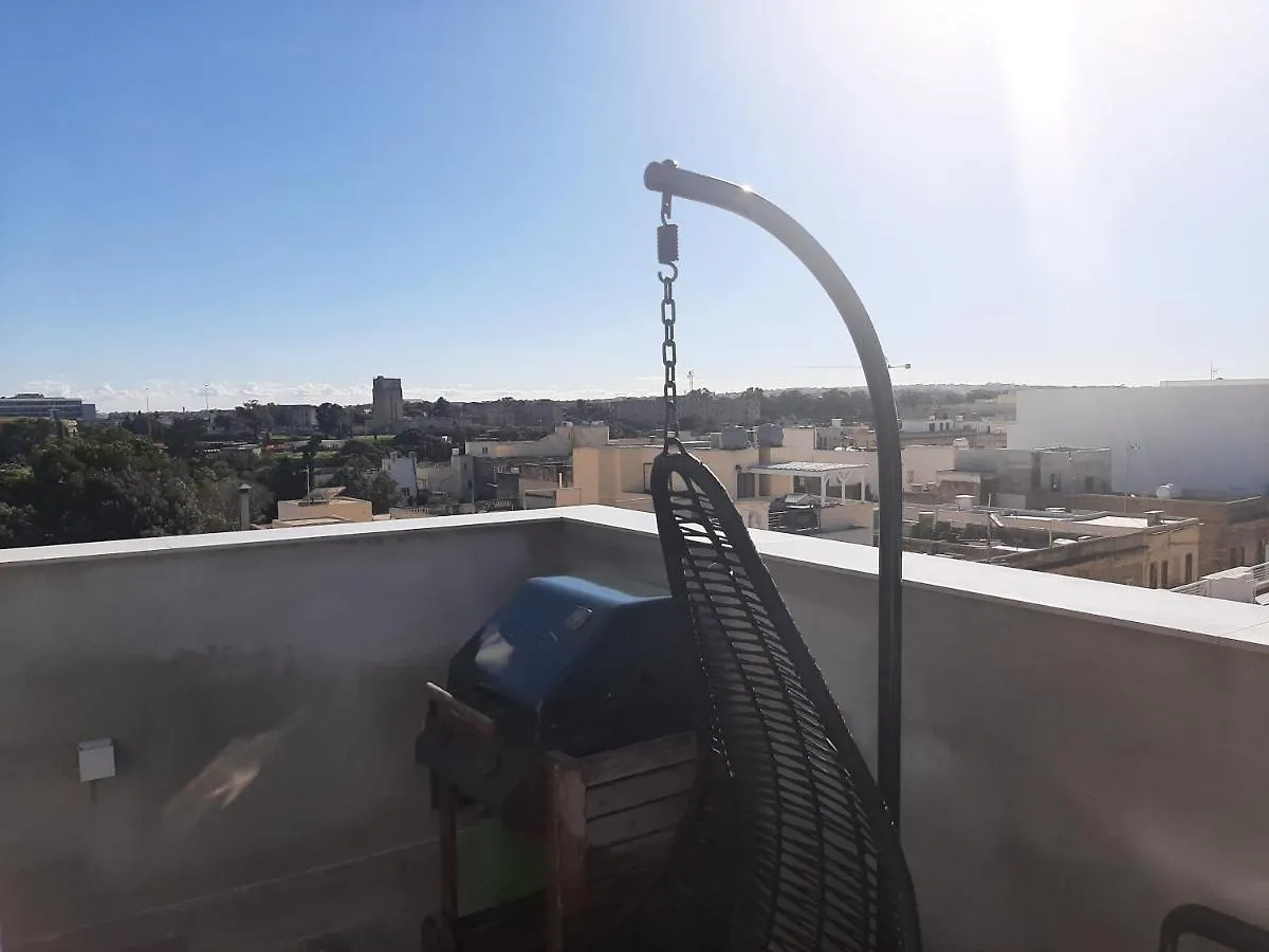 Town Pent House Apartment Luqa