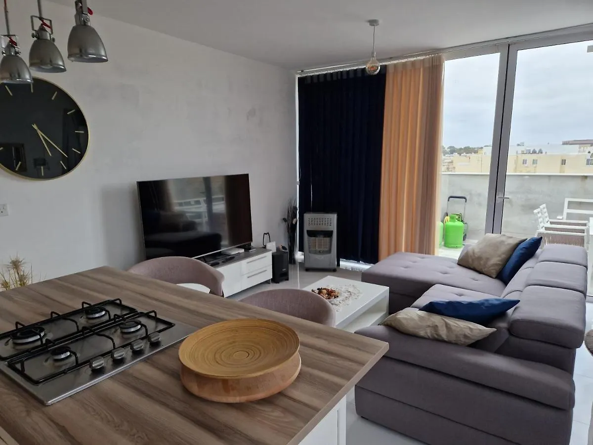 Town Pent House Apartment Luqa