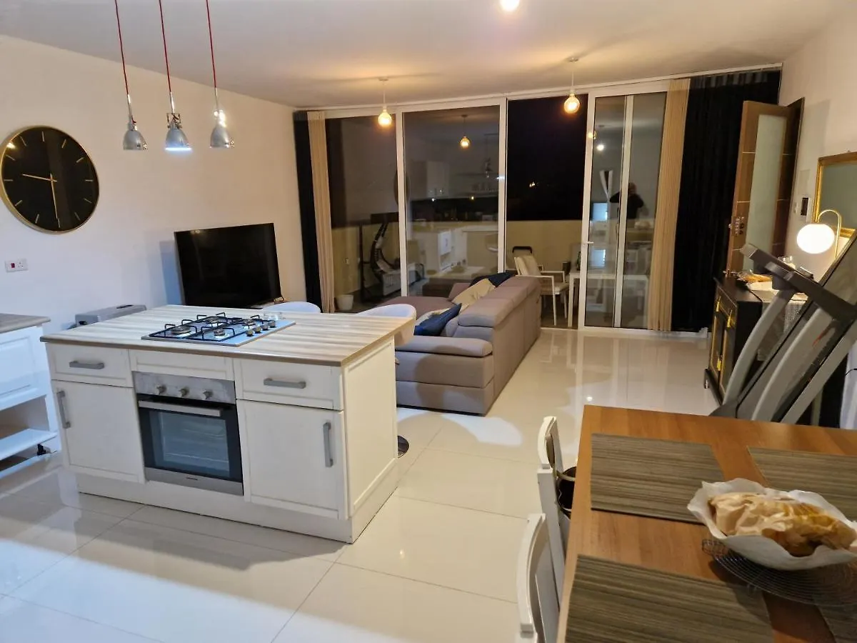 Town Pent House Apartment Luqa