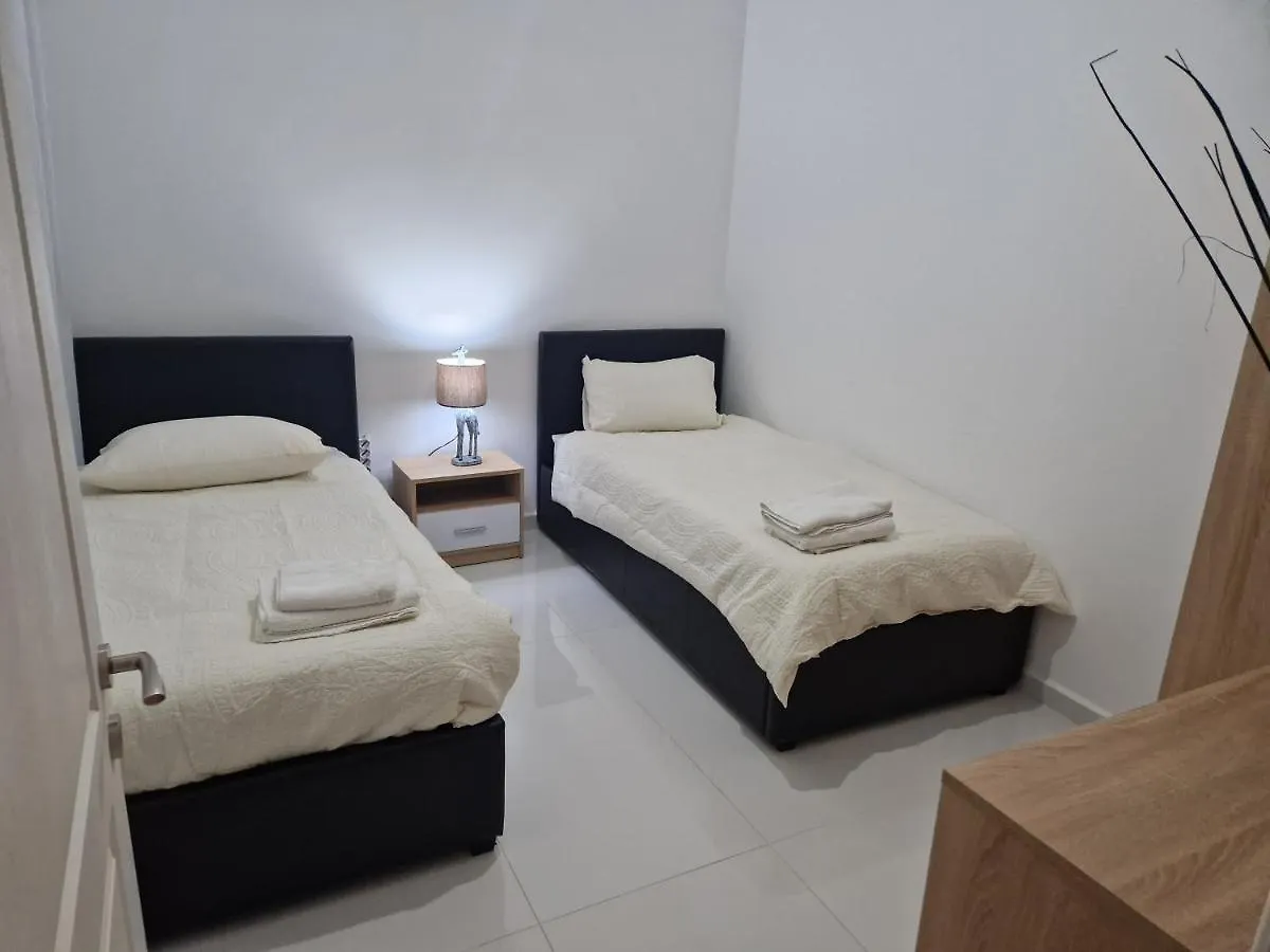 Town Pent House Apartment Luqa 0*,  Malta